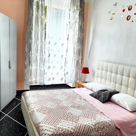 Charming In With Private Parking, 70 Sqm * Genoa