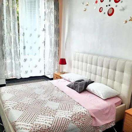 Charming In With Private Parking, 70 Sqm Apartamento *