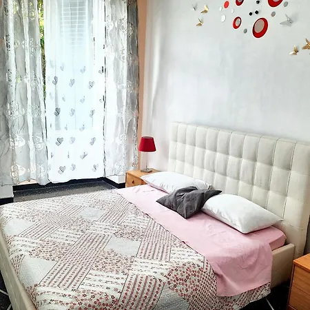 Charming In With Private Parking, 70 Sqm Apartamento *
