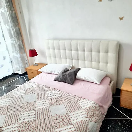 Charming In With Private Parking, 70 Sqm Génova