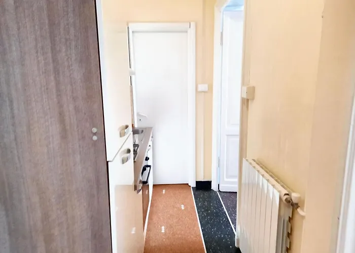 Charming In With Private Parking, 70 Sqm Lägenhet Genua