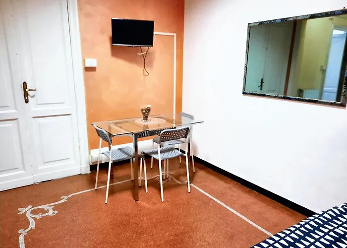 Charming In With Private Parking, 70 Sqm Lägenhet