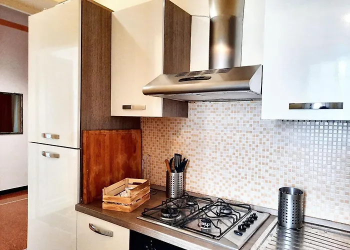 Charming In With Private Parking, 70 Sqm Lägenhet Genua